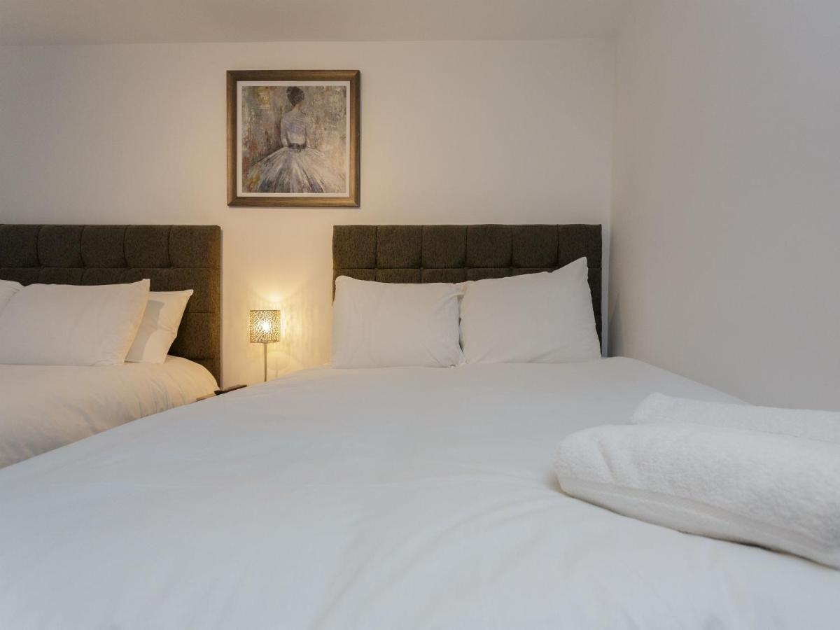 Live In Leeds Greenhill Bungalows Екстериор снимка