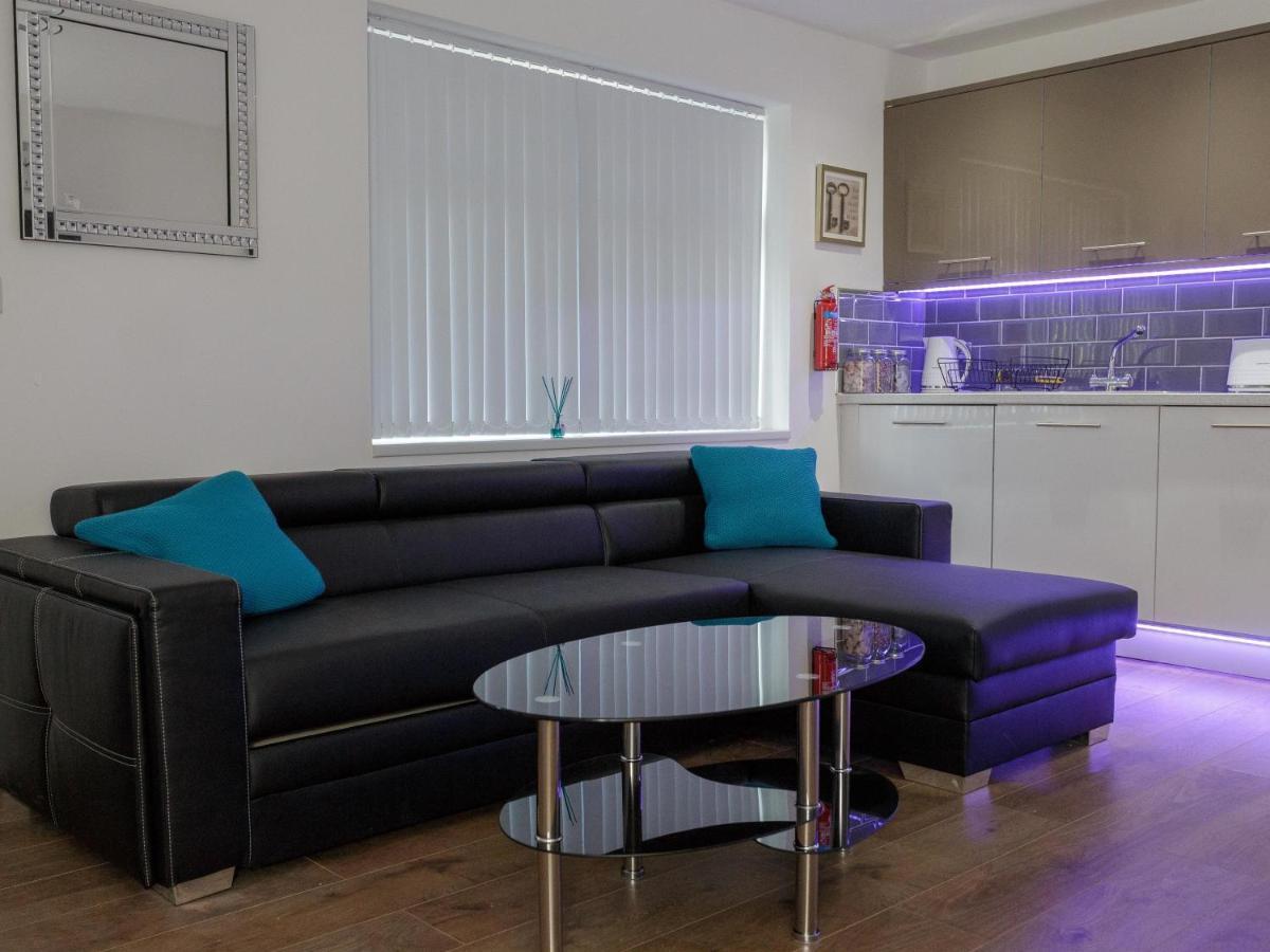 Live In Leeds Greenhill Bungalows Екстериор снимка
