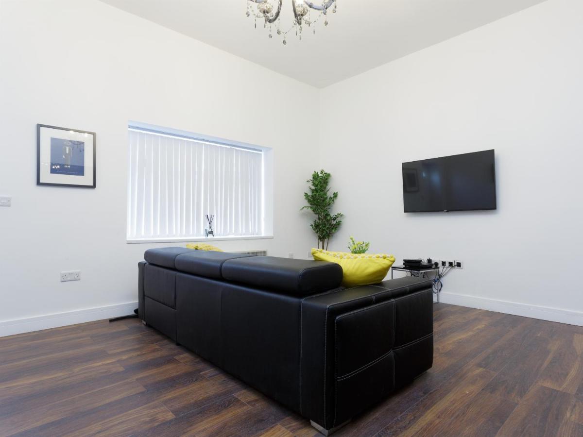 Live In Leeds Greenhill Bungalows Екстериор снимка
