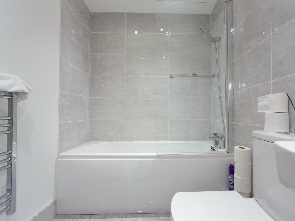 Live In Leeds Greenhill Bungalows Екстериор снимка