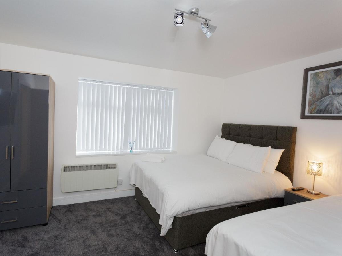 Live In Leeds Greenhill Bungalows Екстериор снимка